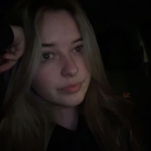 Meet your Posher, Chloe